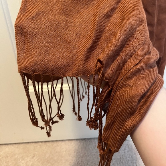 Bijoux Terner brown scarf/wrap - Picture 3 of 6